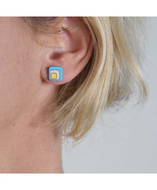 Boucles d'oreilles fantaisies - Modèle carré arrondis jaune au centre et bleu autours